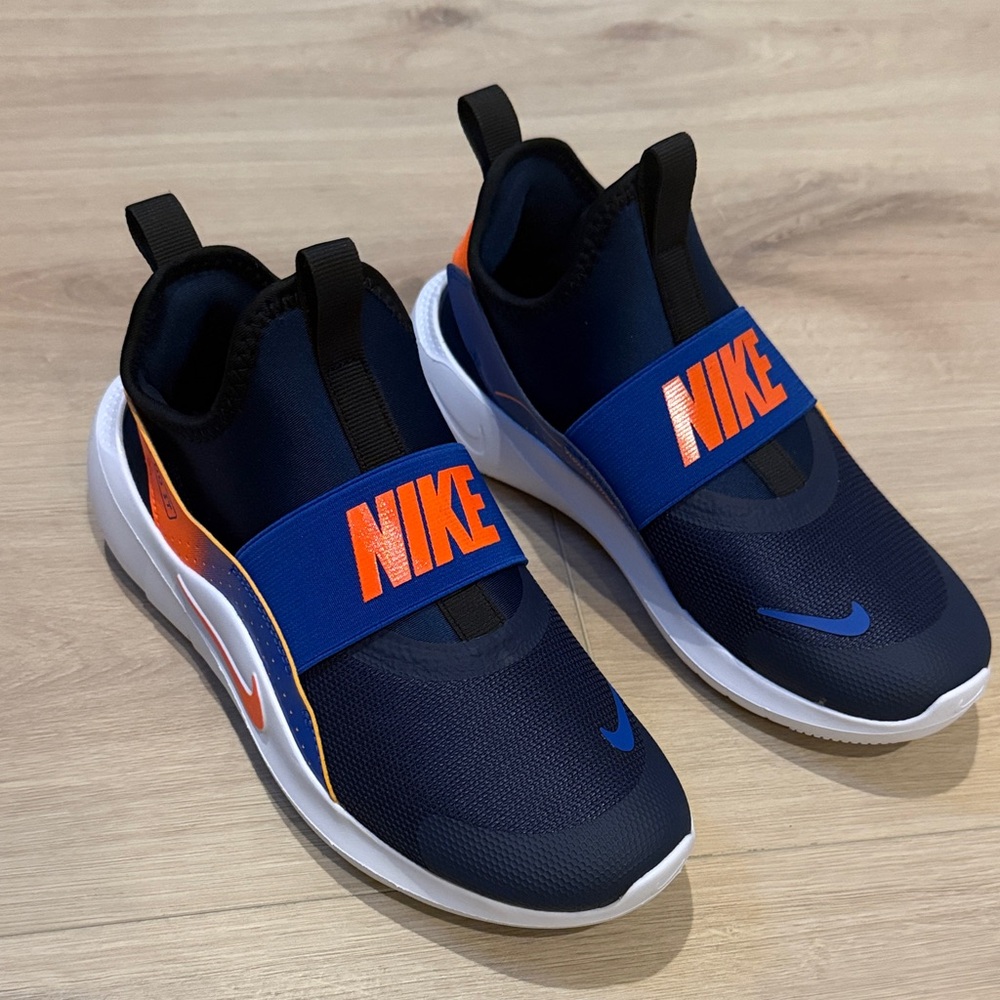 Never worn Nike Flex Runner 4 Slip-On Sneakers